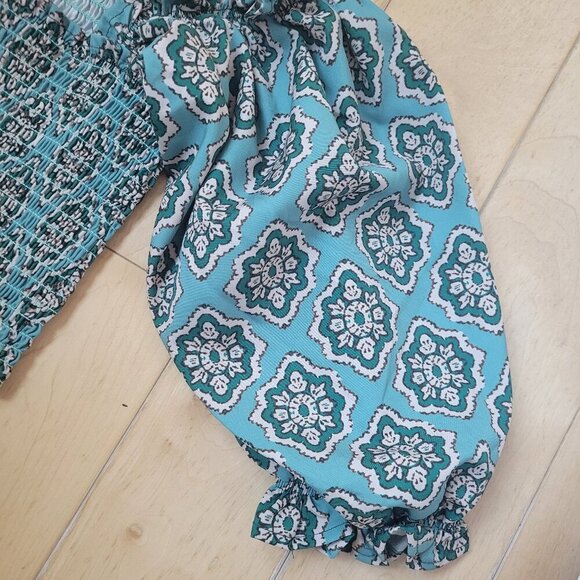 Commence Smocked Puff Sleeve Top | Size S | NWT - Picture 5 of 7